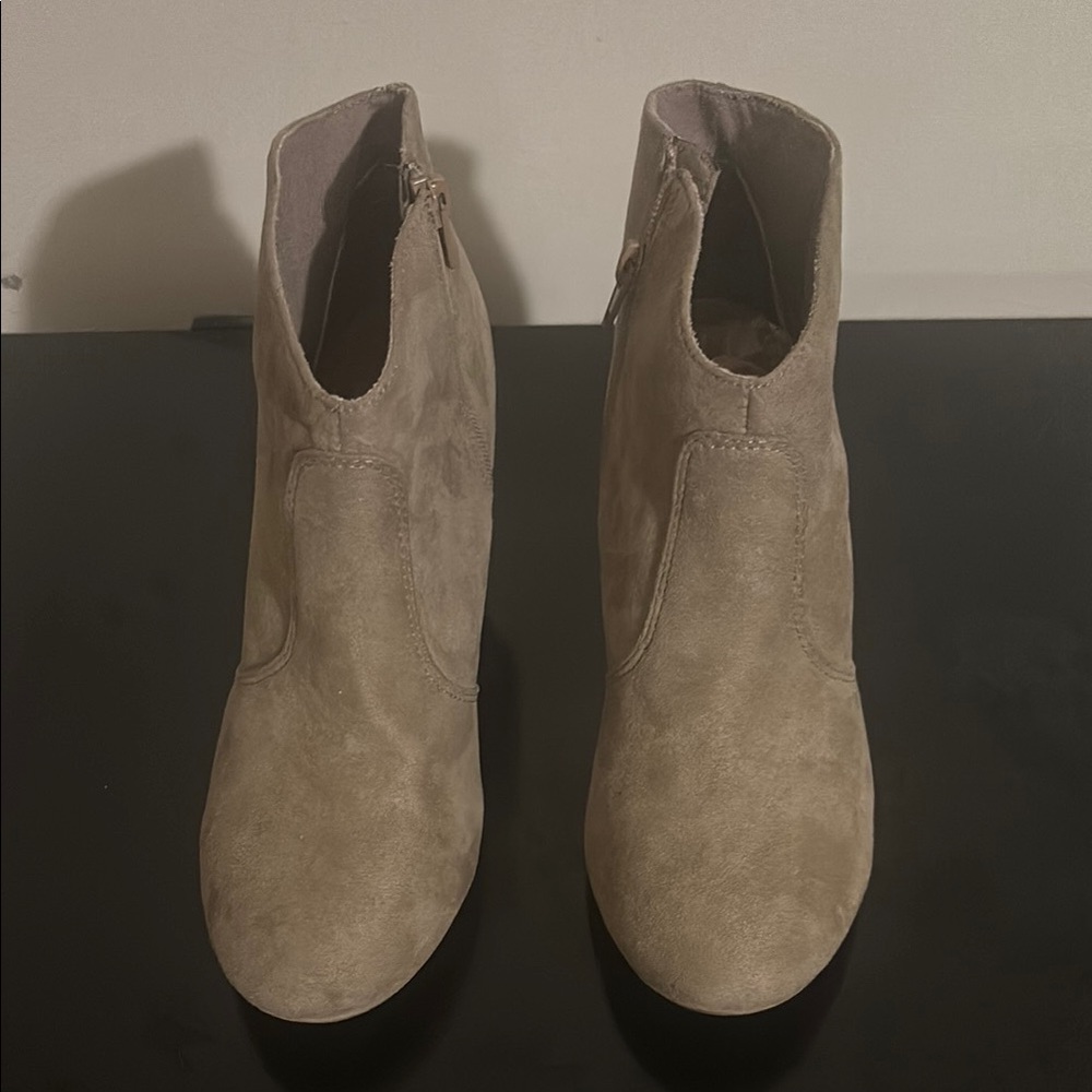 Report Collection Tan Ankle Booties Suede Pull-On